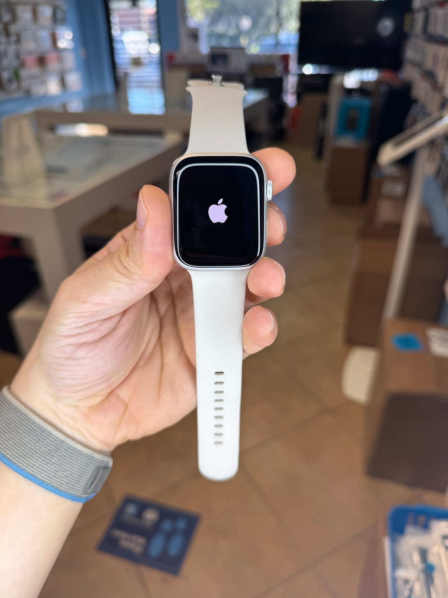 Apple Watch (Series 9) 45mm Silver (LTE) W Apple Care Till May 2025