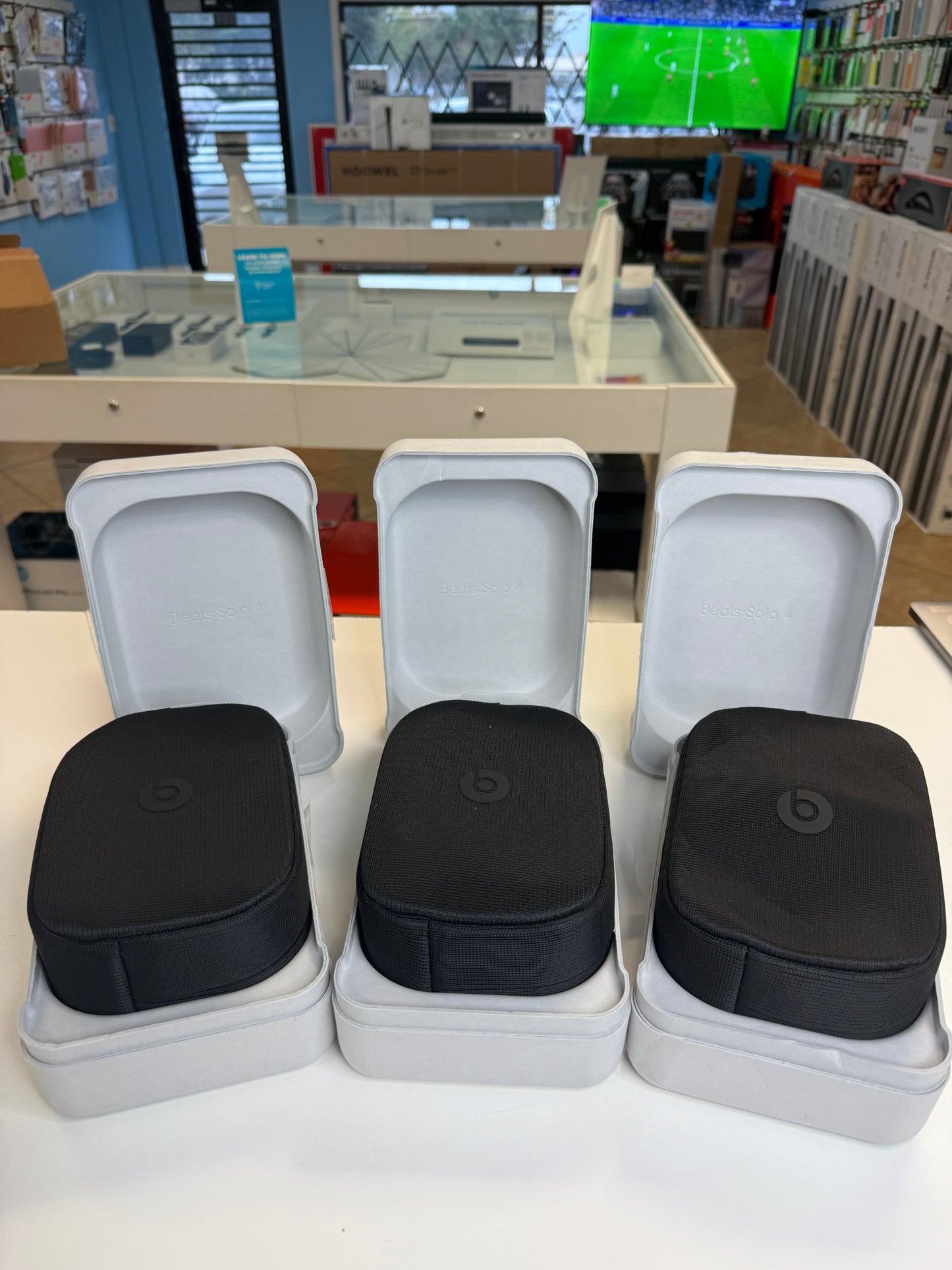 Beats Solo 4 True Wireless On-Ear Headphones With Apple Care Plus Till 2026