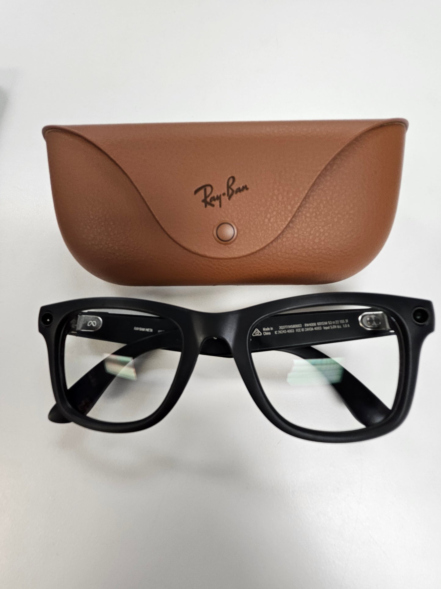 Ray-Ban Meta - Wayfarer glasses with Meta Ai, Audio, Photo, Video Compatibility (Clear to Green Transitions Lenses) Matte Black