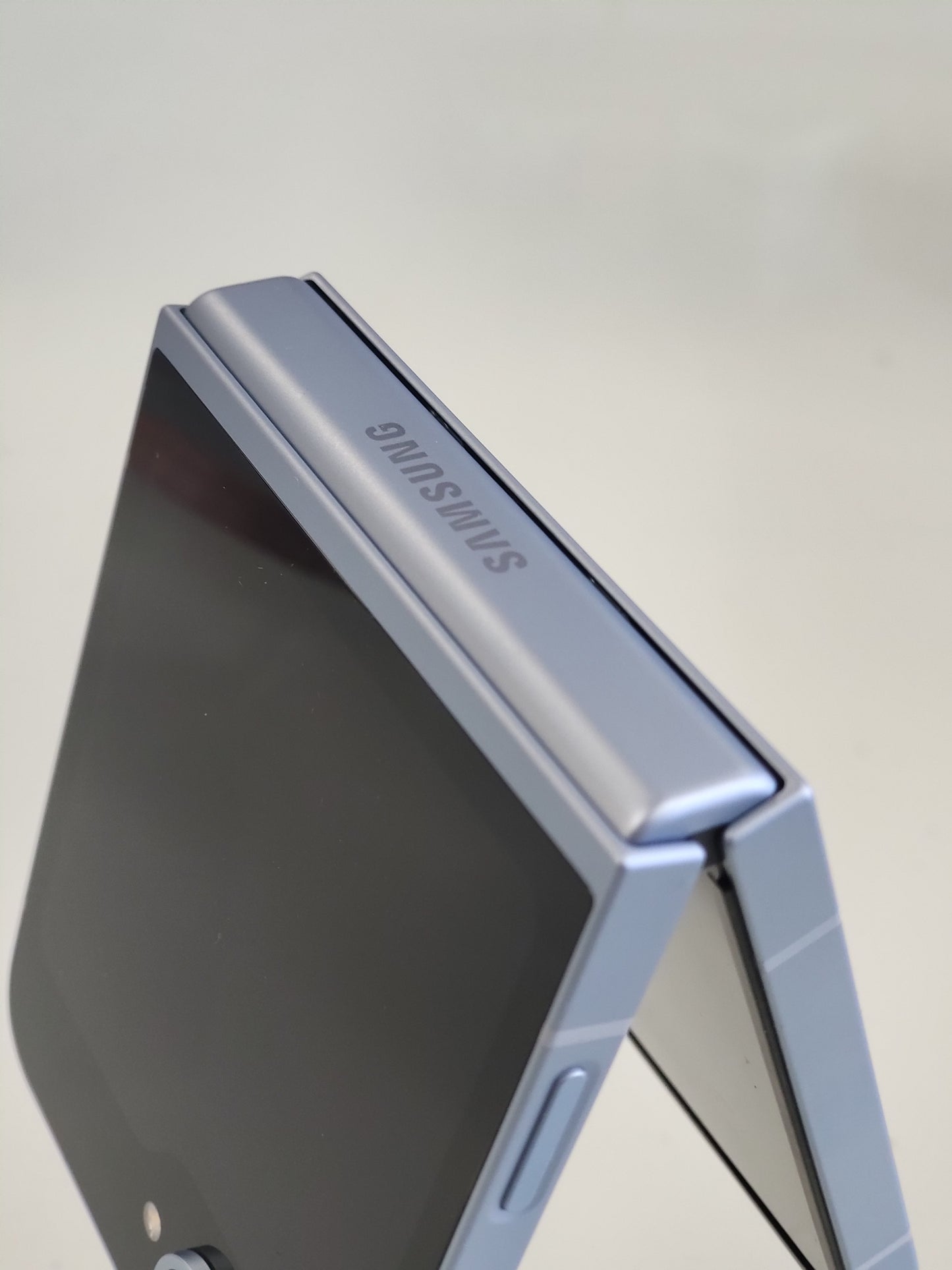 Samsung Galaxy Z Flip 6 Blue 256GB Factory Unlocked