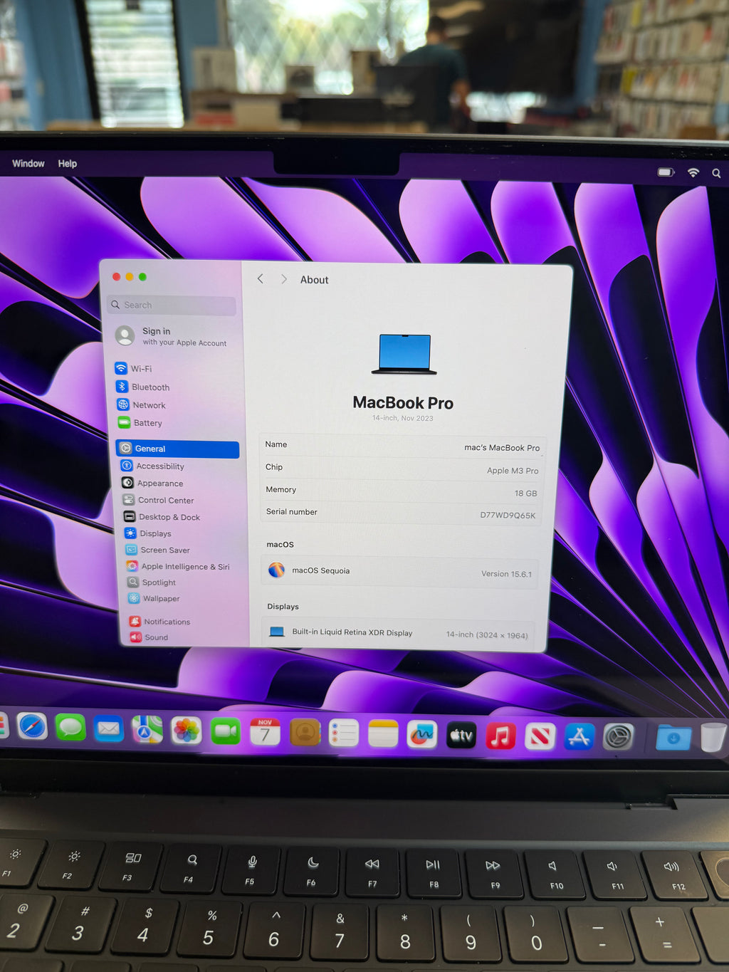 MacBook Pro 14" M3 Pro  18GB RAM, 1TB SSD Battery Cycle 62 like New