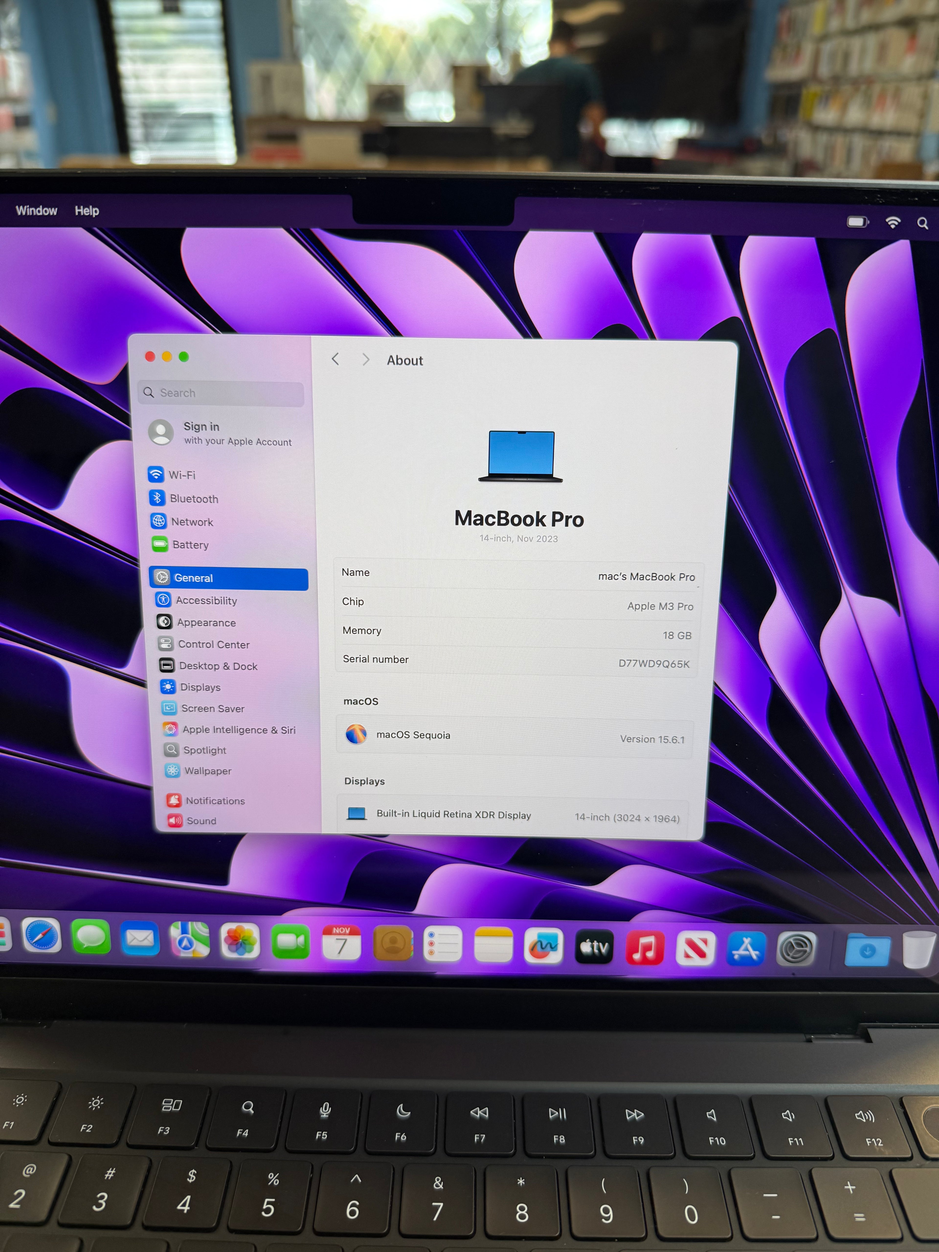 MacBook Pro 14" M3 Pro  18GB RAM, 1TB SSD Battery Cycle 62 like New