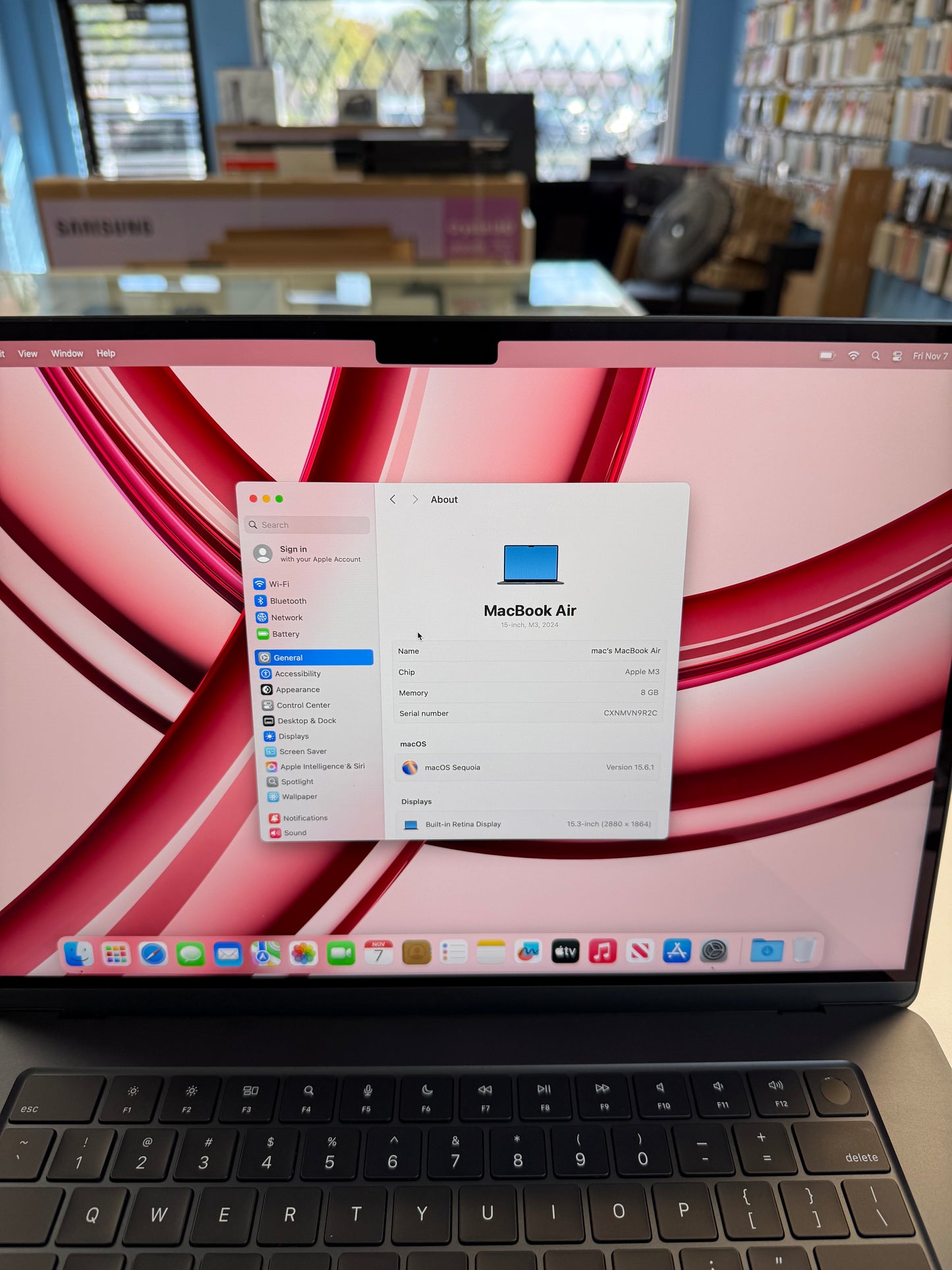 Macbook Air 15" M3 (2024) 8GB  256GB  Black -Battery Only 12 Cycles!!