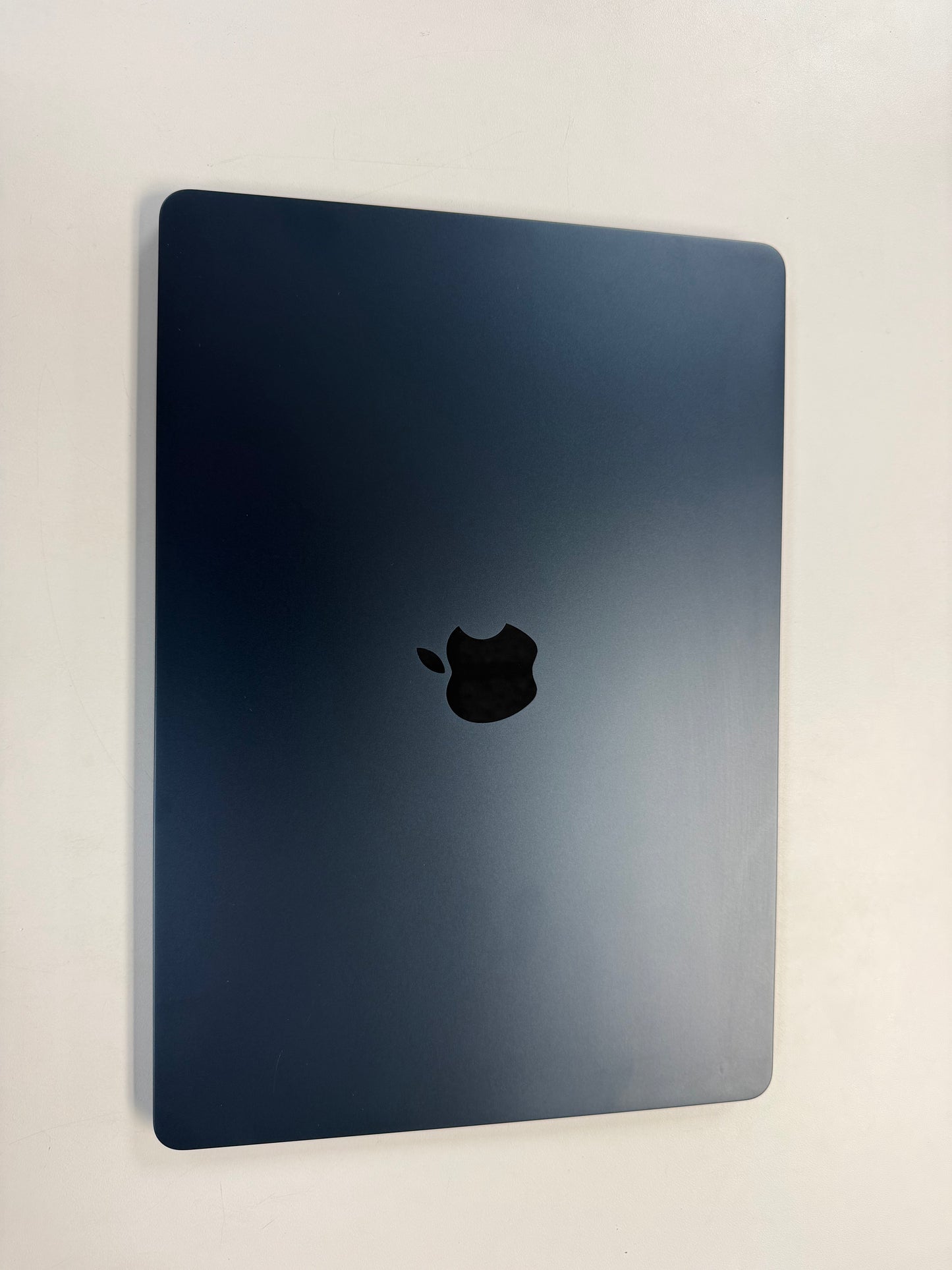 Macbook Air 15" M3 (2024) 8GB  256GB  Black -Battery Only 12 Cycles!!