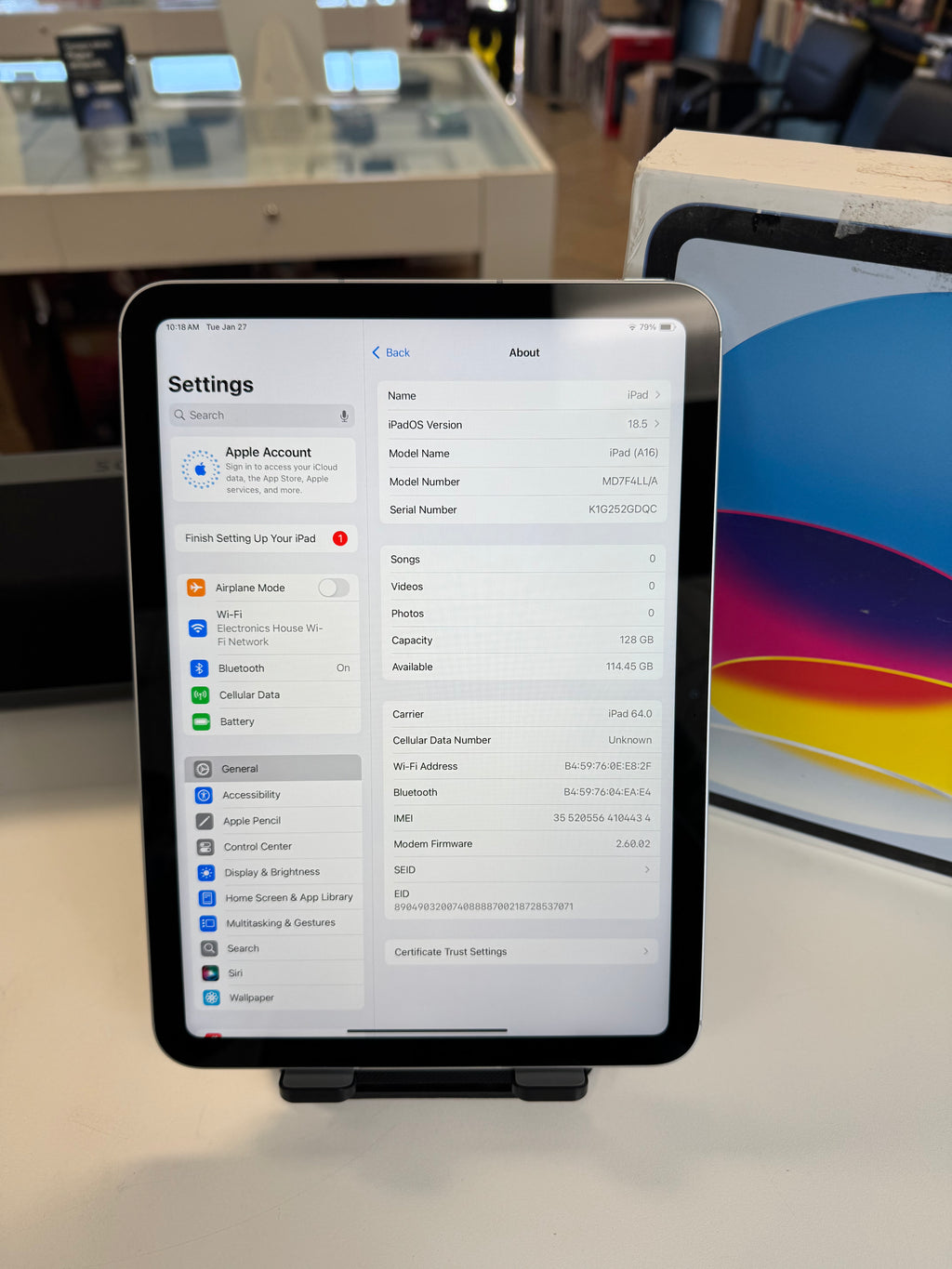 iPad A16 Latest 2025 Model 128GB WiFi & cellular unlocked New with Apple warranty