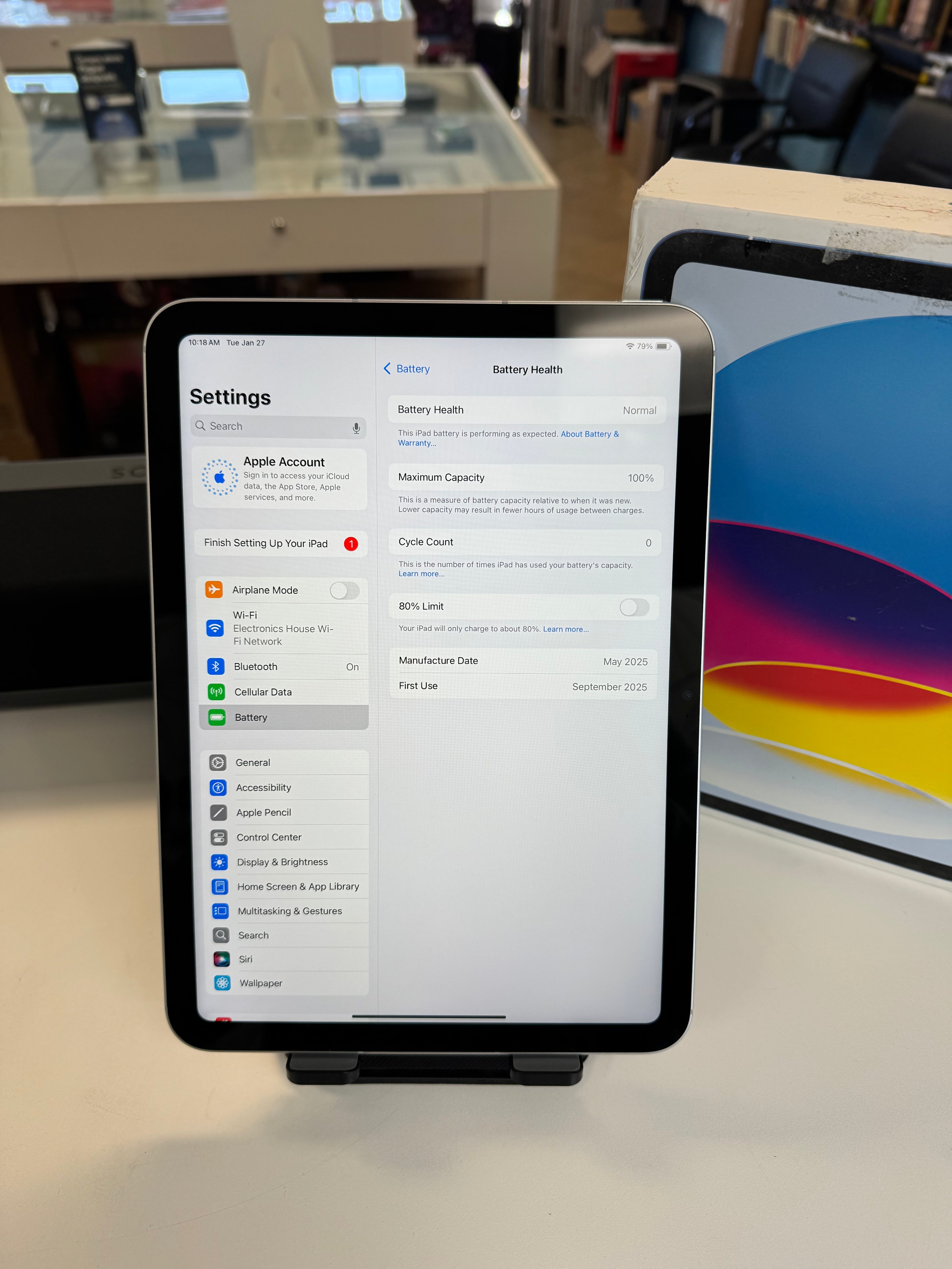 iPad A16 Latest 2025 Model 128GB WiFi & cellular unlocked New with Apple warranty