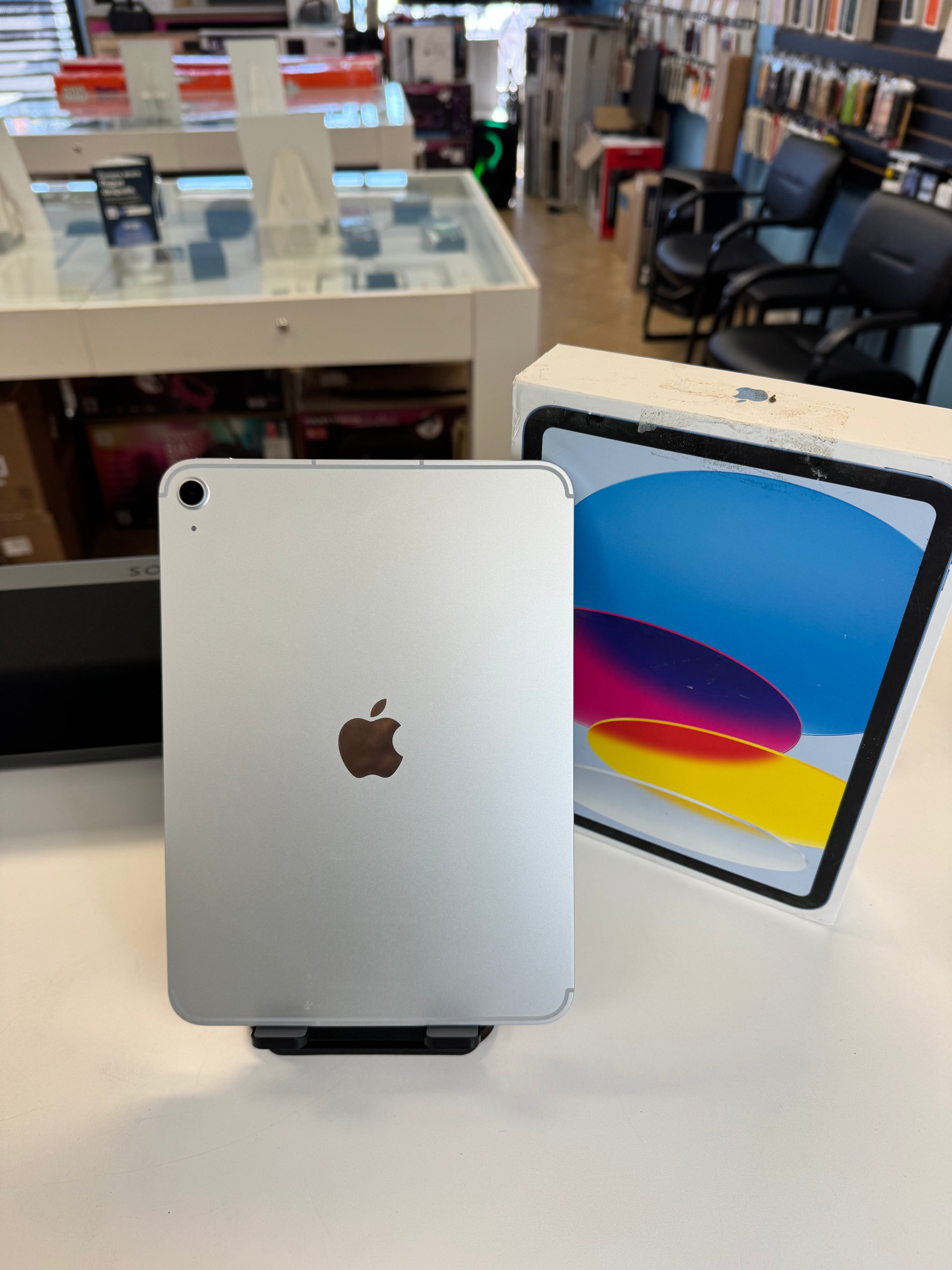 iPad A16 Latest 2025 Model 128GB WiFi & cellular unlocked New with Apple warranty