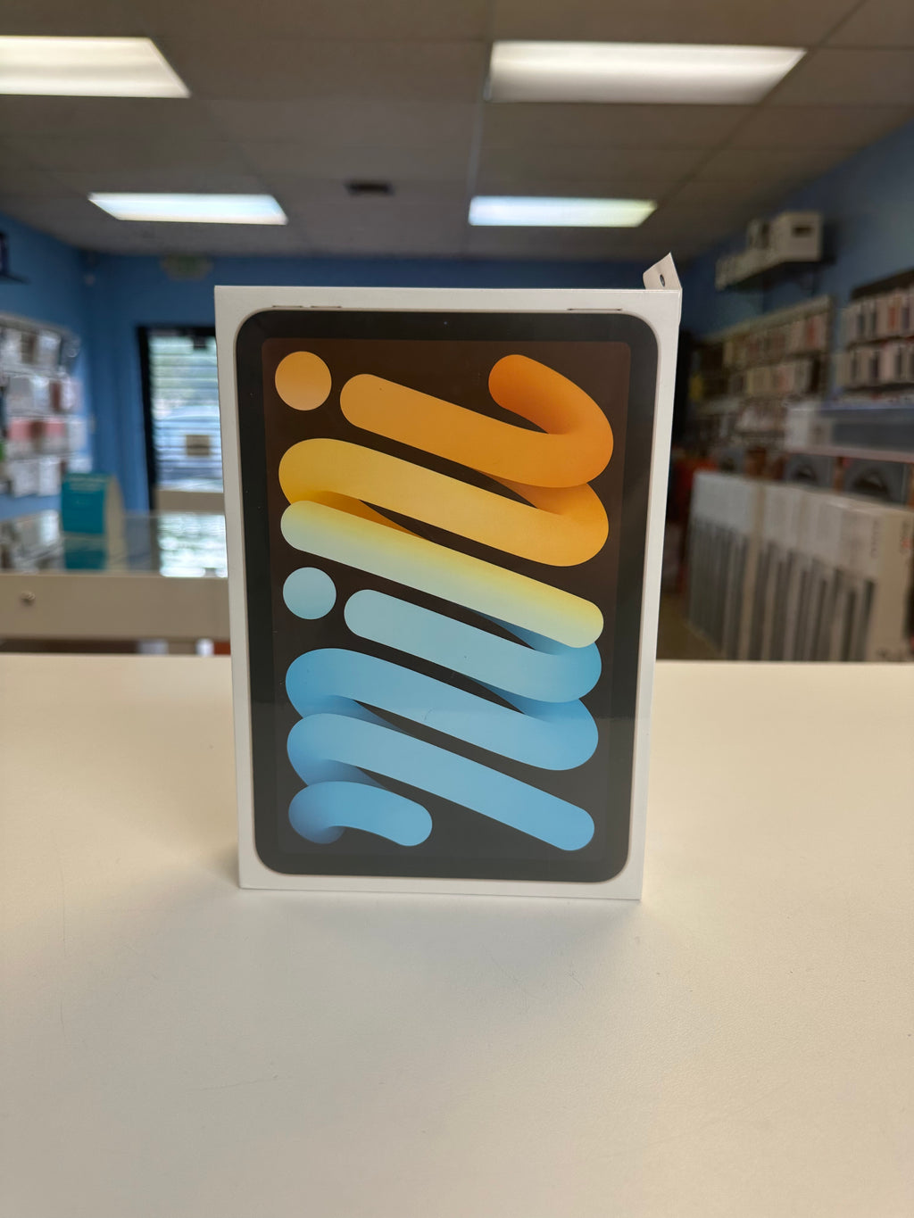 iPad Mini 6th Gen New sealed Starlight with Apple care til July 2025