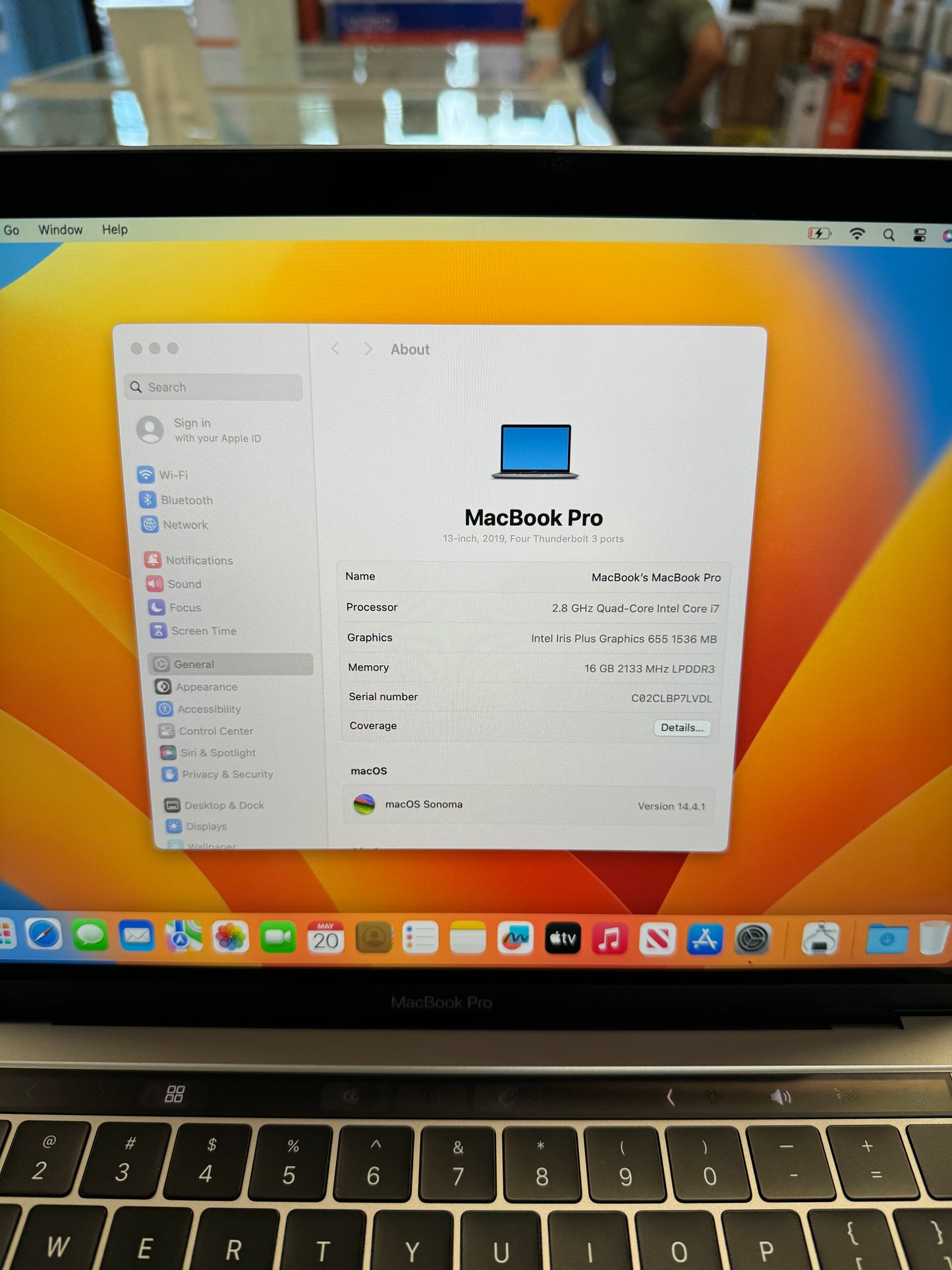 MacBook Pro I7/16/500ssd With Final Cut Pro & Logic Pro X