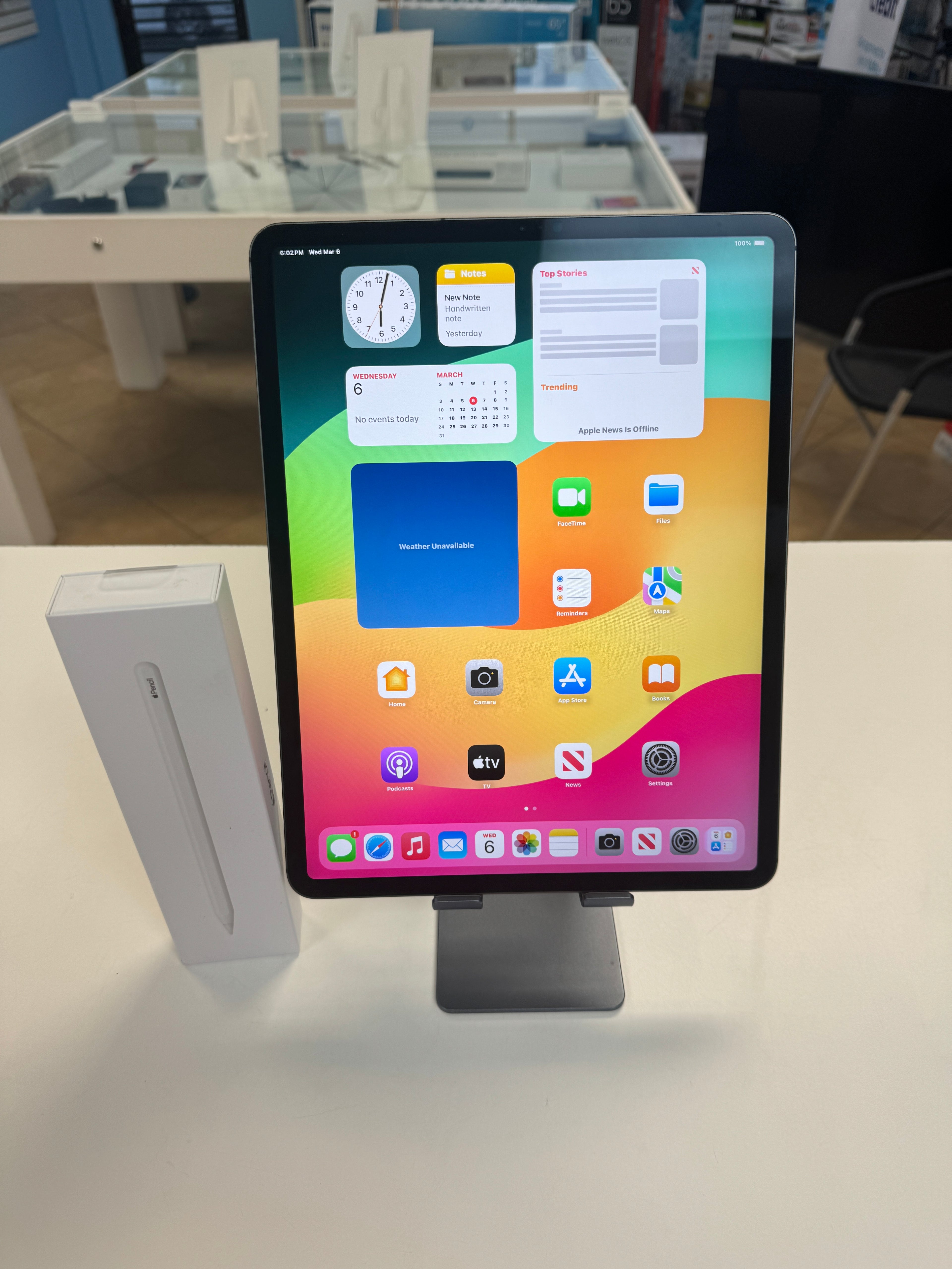 iPad Pro 12.9inch 256GB Third generation LTE Unlocked with Free Pen Gift