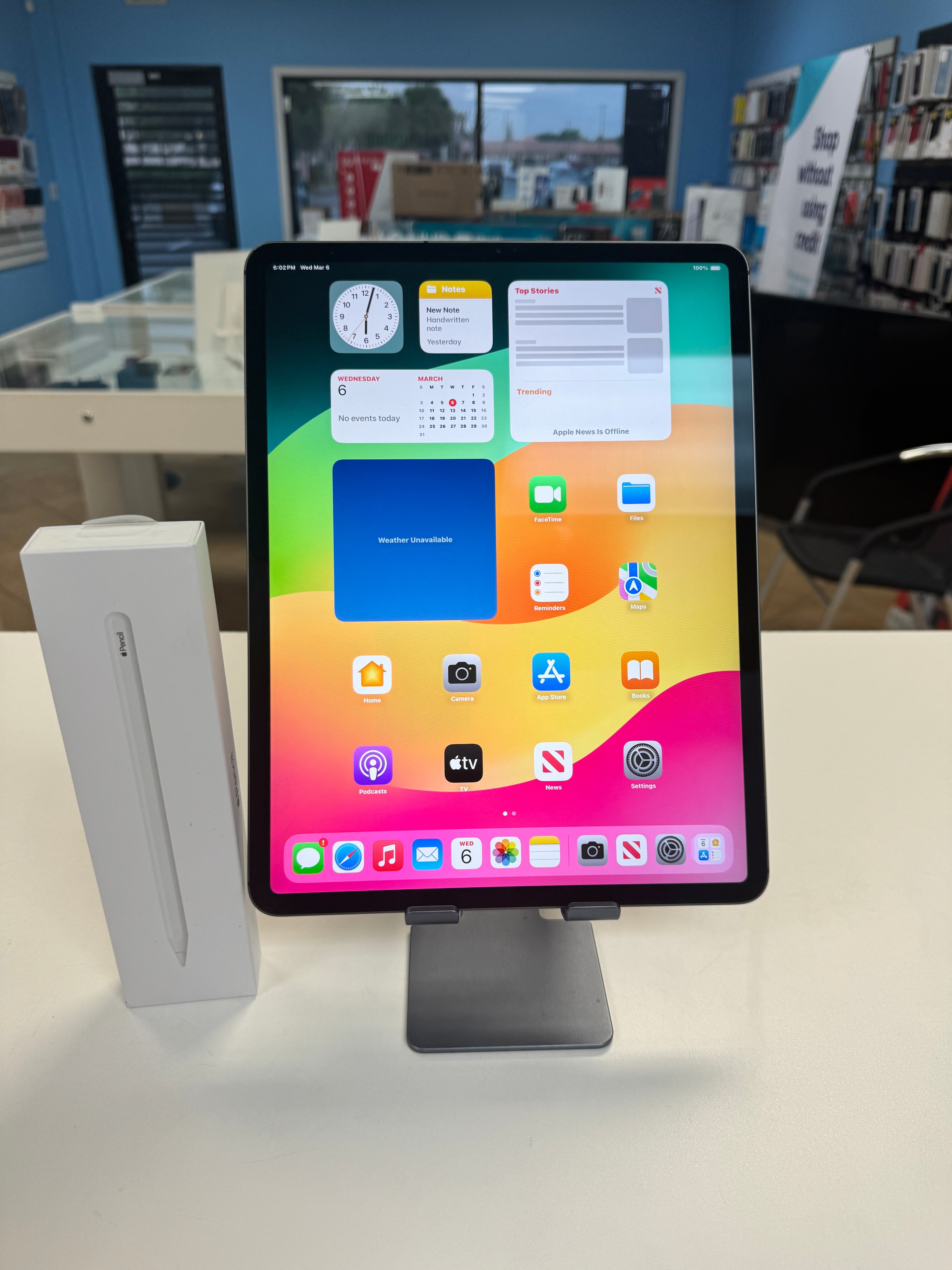 iPad Pro 12.9inch 256GB Third generation LTE Unlocked with Free Pen Gift