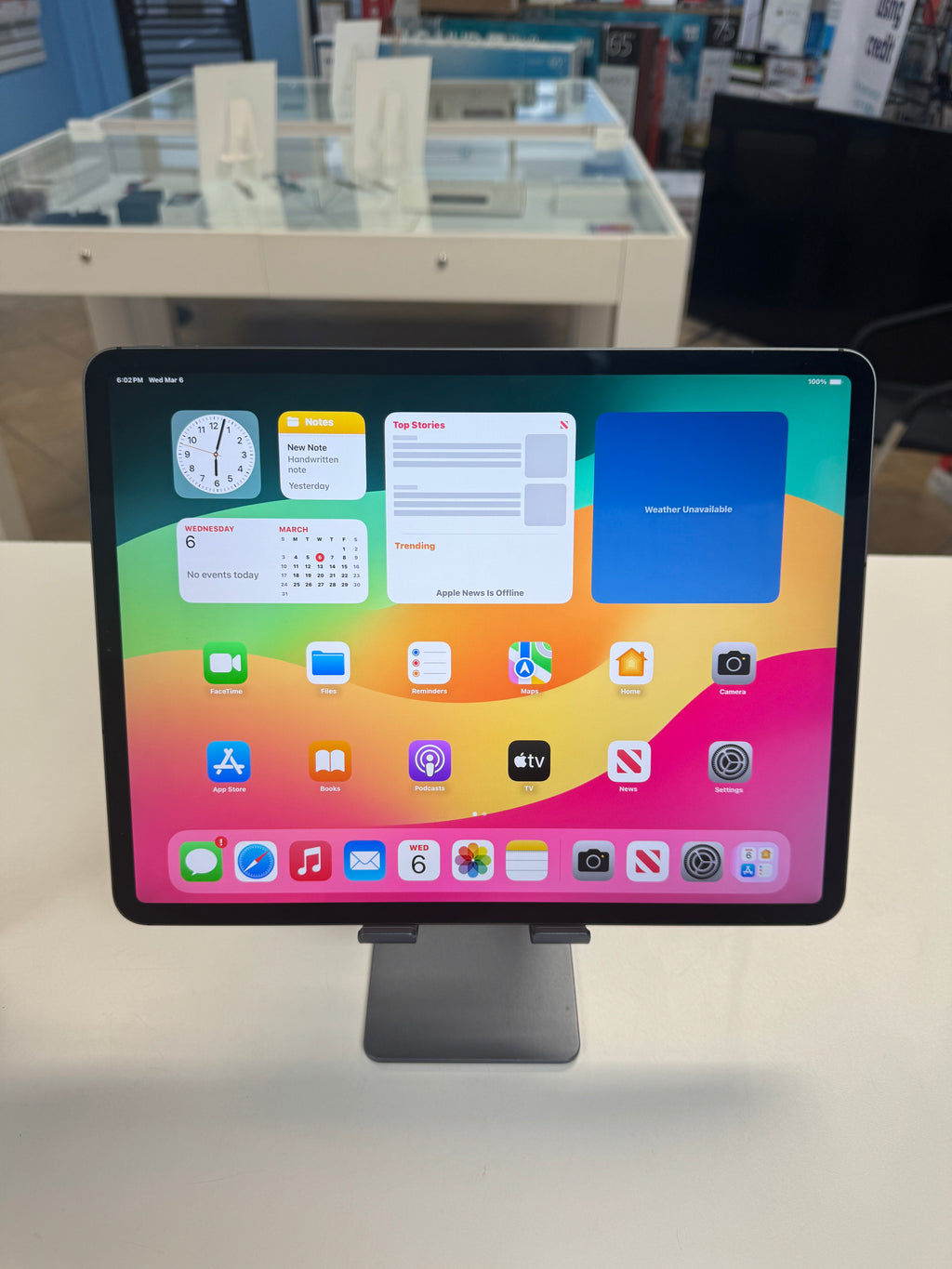 iPad Pro 12.9inch 256GB Third generation LTE Unlocked with Free Pen Gift