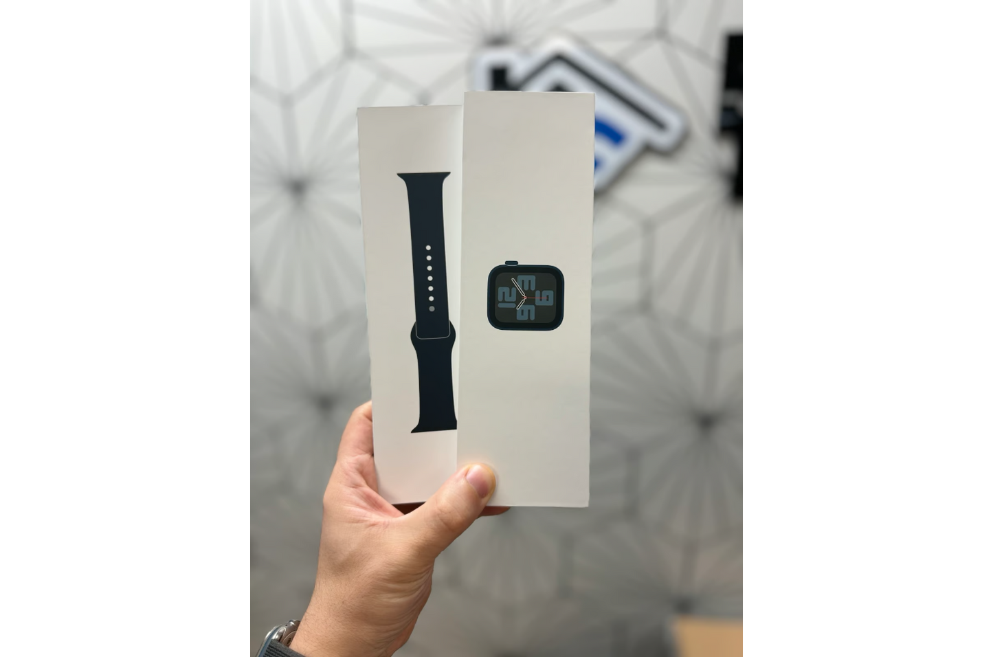 Apple Watch SE (Gen 2) 40mm Midnight S/M New Sealed with Apple care till Nov