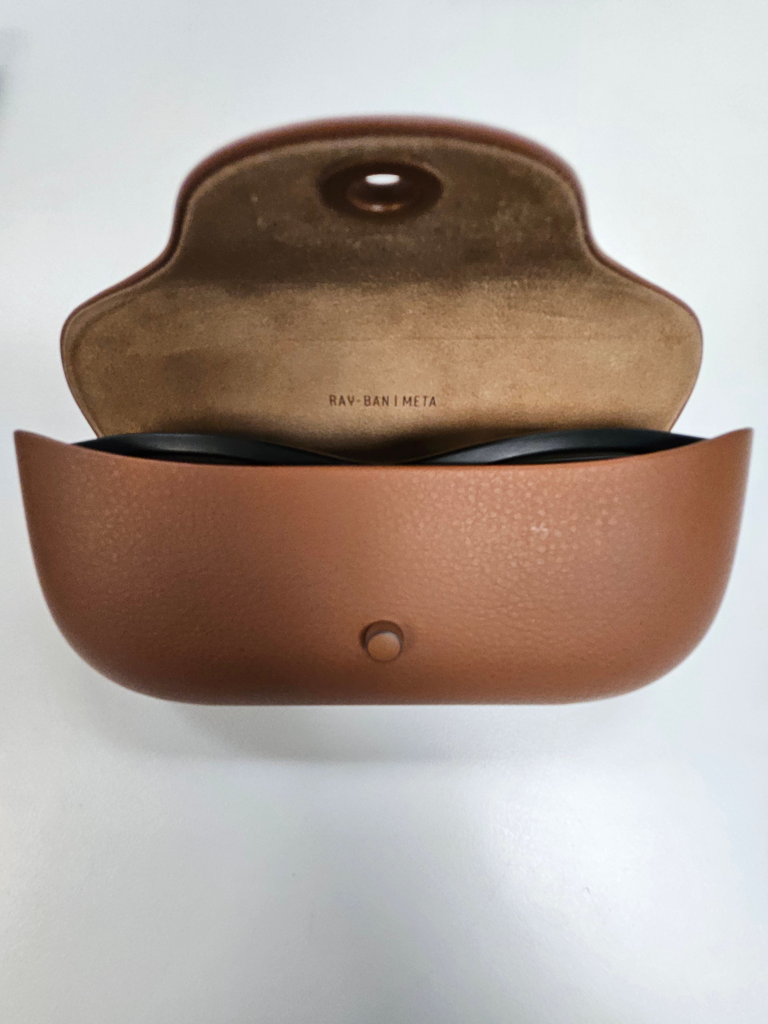 Ray-Ban Meta - Wayfarer glasses with Meta Ai, Audio, Photo, Video Compatibility  (Clear to Green Transitions Lenses) Matte Black